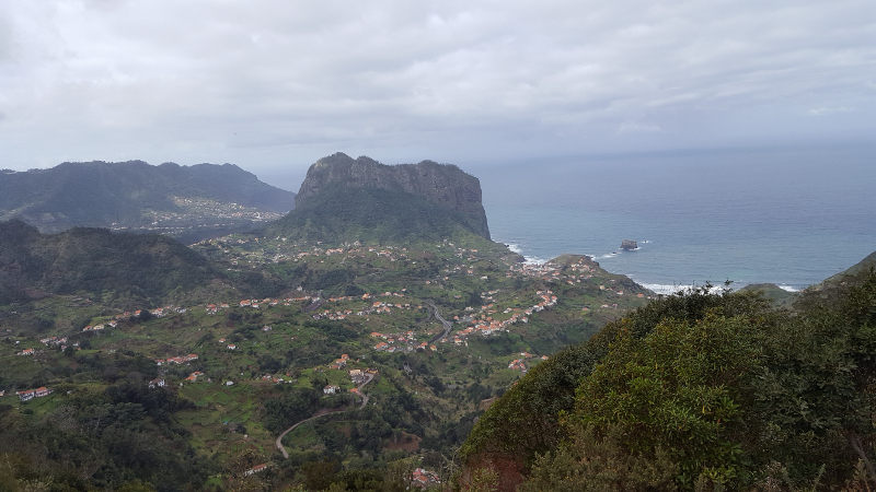Madeira Levadawanderung Ribeiro Frio Blick auf Nordkueste