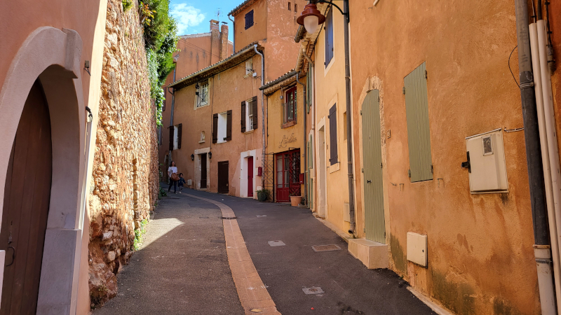 Gasse in Roussillon